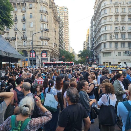 LOS PIBES Y LAS PIBAS NO SOMOS EL PROBLEMA