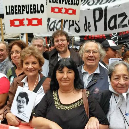 MADRES DE UN PUEBLO REBELDE