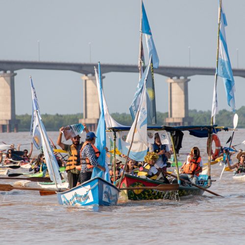 Remar a Contracorriente